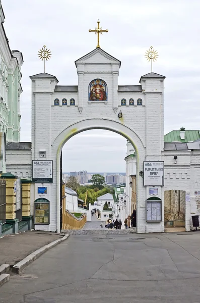 Western gates of the Kiev Pechersk Lavra — Stock Photo, Image