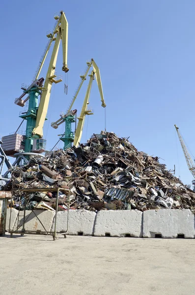 Base voor de opvang van schroot — Stockfoto