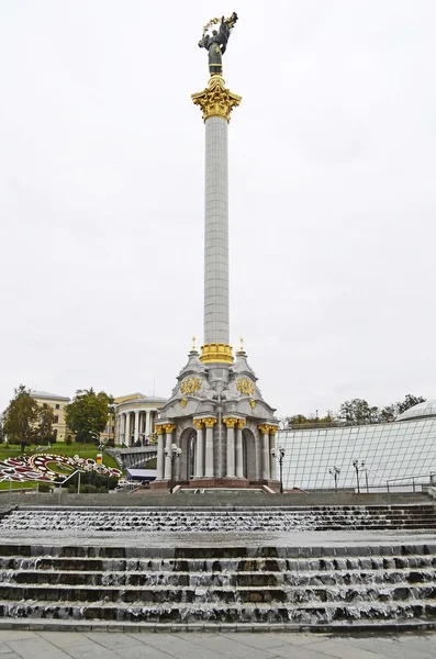 Monumento a la independencia en Kiev — Foto de Stock