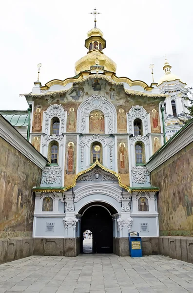 Главные ворота Киево-Печерской лавры — стоковое фото