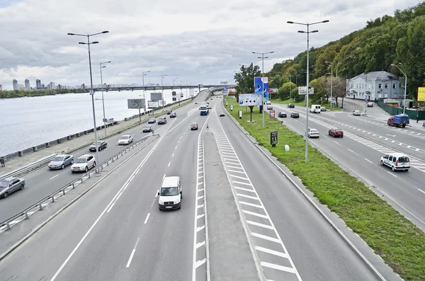 Autostrady na nabrzeżu w Kijowie — Zdjęcie stockowe