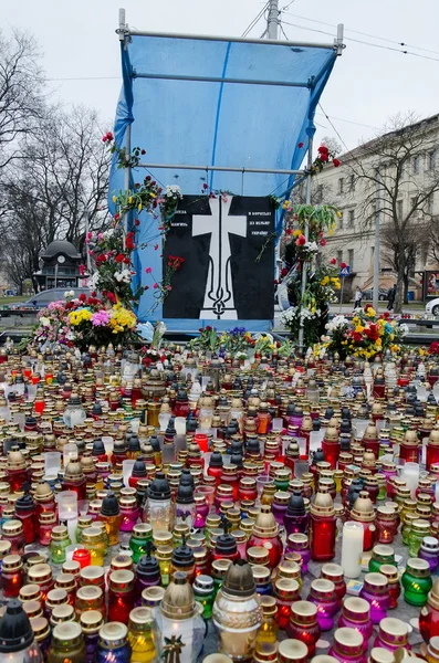 Velas en honor de los asesinados en el Maidán — Foto de Stock