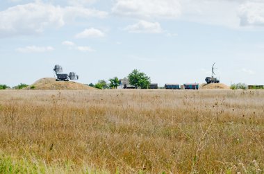 Kırım Kirovskoe havaalanına iniş yapan uçakların radar izleme sistemi.