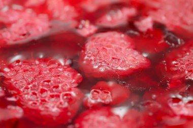 Ahududu meyveleri jöle