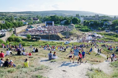 12 Haziran 2014 'te Ukrayna' nın eski kalesinin topraklarında düzenlenen Gala konseri