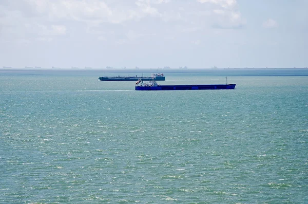 Вантажне судно в Керченської протоки — стокове фото