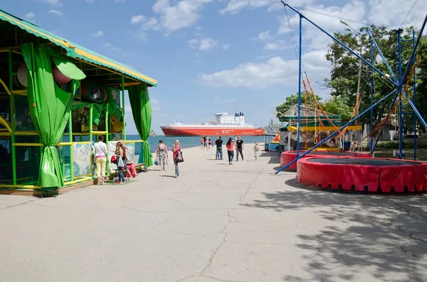 Feodosia Crimea Junio Atracciones Para Entretenimiento Paseo Central Teodosia Con —  Fotos de Stock