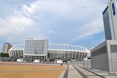 troitska Meydanı'na ve Kiev Olimpiyat Stadyumu