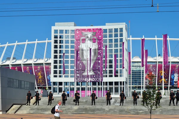 Πλατεία troitska και το Ολυμπιακό στάδιο πριν από τον τελικό αγώνα ευρώ το 2012 στο Κίεβο — Φωτογραφία Αρχείου