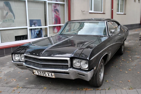 Vieille voiture noire américaine — Photo