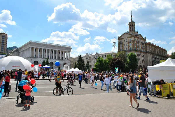 Folkmassa Centrum Kiev — Stockfoto