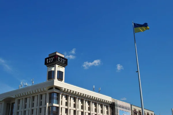 Bandera Ucrania Sobre Plaza Central Kiev — Foto de Stock