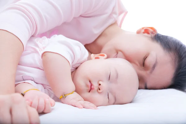 Newborn baby girl sleeping in mother arm — Stock Photo, Image