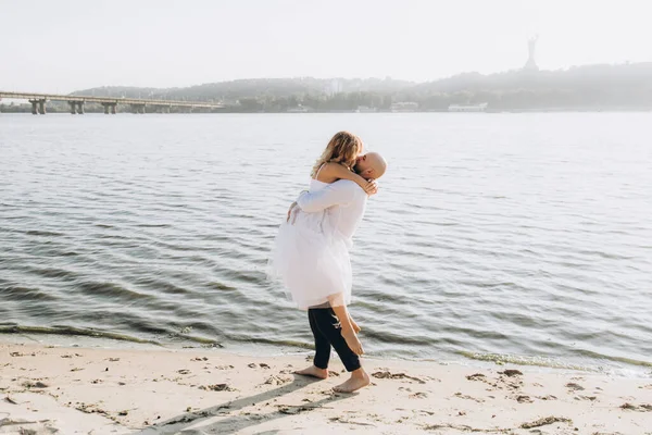 Wedding Photosession Sunset Beautiful Couple Bride White Dress Groom White — Stock Photo, Image