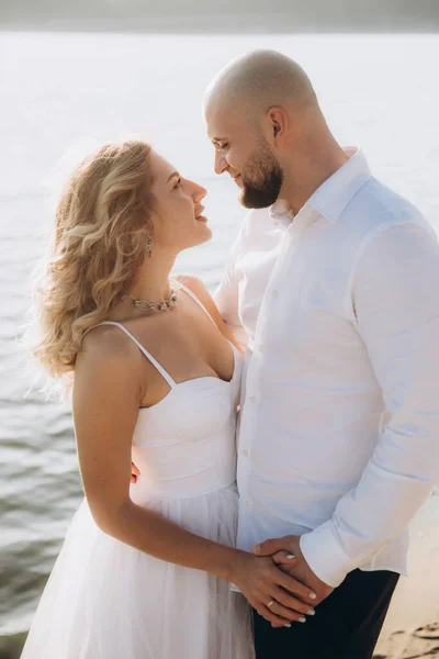 Wedding Photosession Sunset Beautiful Couple Bride White Dress Groom White — Stockfoto