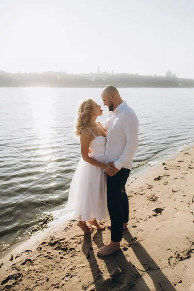 Wedding Photosession Sunset Beautiful Couple Bride White Dress Groom White — Fotografia de Stock