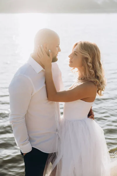 Wedding Photosession Sunset Beautiful Couple Bride White Dress Groom White — Stockfoto