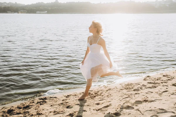 Wedding Photosession Sunset Beautiful Couple Bride White Dress Groom White — Foto Stock