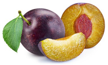 Erik, beyaz arka planda izole edilmiş. Yol eriği kırpılıyor. Erik makro stüdyo fotoğrafı