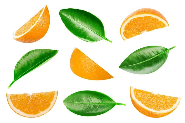 Vereinzelte Orangenscheiben Frische Bio Orange Mit Blättern Isoliert Schneideweg Orangefarbenes — Stockfoto