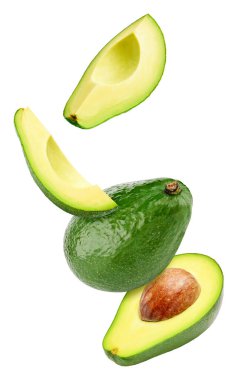 Avokado 'da uçmak. Avokado beyaz arka planda izole edildi. Avokado makrosu. kırpma yolu ile