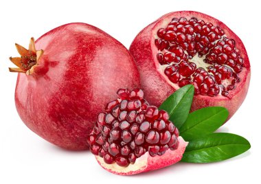 - Nar. Beyaz arka planda izole edilmiş taze organik nar. Kırpma yolu olan nar makrosu