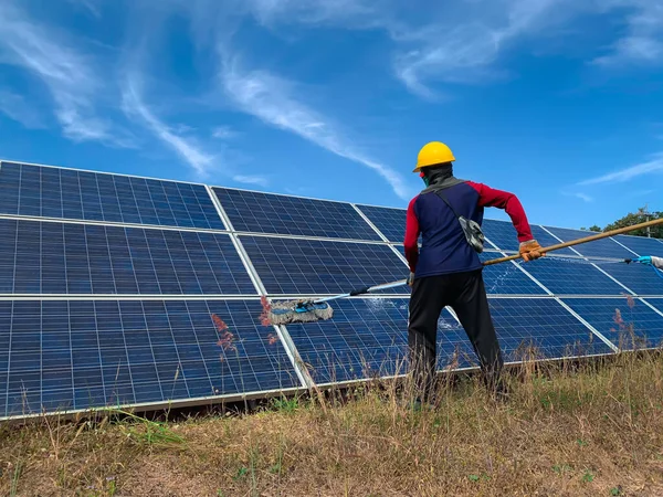 Solární Farma Modrou Oblohou Solární Panel Alternativní Zdroj Elektrické Energie — Stock fotografie