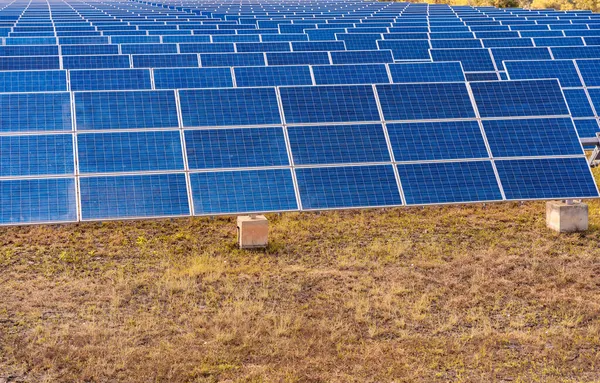 Impianto Solare Cella Solare Con Stagione Estiva Clima Caldo Provoca — Foto Stock