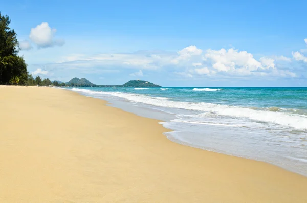 Praia e mar em Thailan — Fotografia de Stock