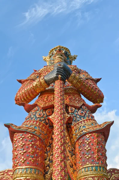 En diger thai-statue – stockfoto