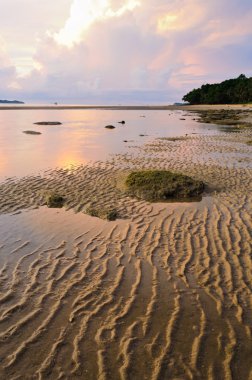 şapka sai RI Beach'te chumphon güneş doğarken