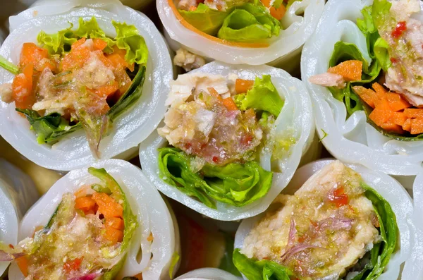 面条和蔬菜的泰国菜 — 图库照片