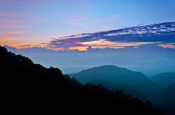 Alba a Doi Ang Khang nella provincia di Chiang Mai in Thailandia — Foto Stock