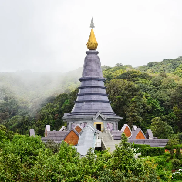 Phra Mahathat Napapolphumisiri pagode - Stock-foto