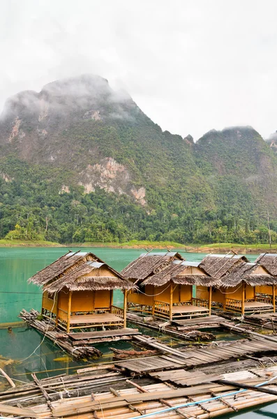 Bamboo floating resort — Stock Photo, Image