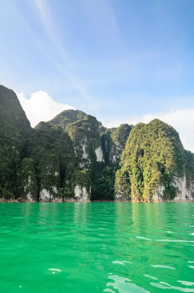 Beautiful island and green lake ( Guilin of Thailand ) — Stock Photo, Image
