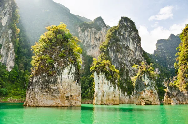 Rejseø og grøn sø (Guilin Thailand  ) - Stock-foto