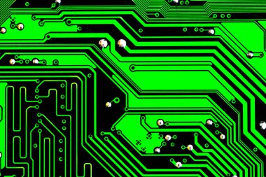Yeşil PC devre kartındaki yazdırılmış kabloları kapat