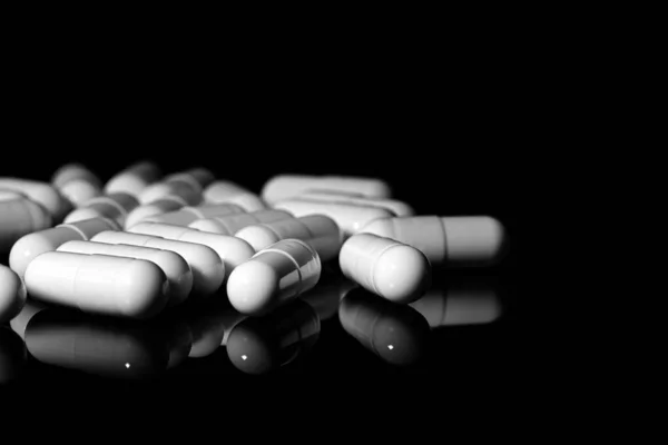 Macro Close White Painkiller Capsule Reflective Black Background — Stock Photo, Image