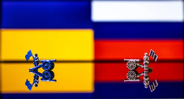 Koncepcionális Kép Oroszország Ukrajna Közötti Háborúról Játékkatonákat Nemzeti Zászlókat Használva — Stock Fotó