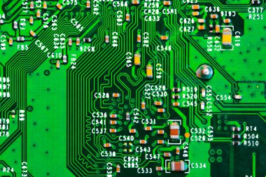 PC devre kartındaki bileşenleri ve mikroçipleri kapat