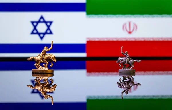 Imagen Conceptual Guerra Entre Israel Irán Con Soldados Juguete Banderas — Foto de Stock