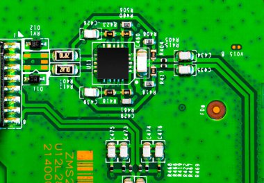 PC devre kartındaki bileşenleri ve mikroçipleri kapat