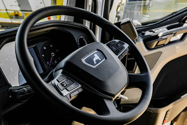 케이프타운 남아프리카 공화국 Steering Wheel Dashboard Man Trucks Brand Tractor — 스톡 사진