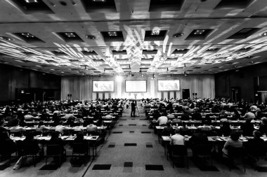 Johannesburg, Güney Afrika - 20 Ağustos 2015: Büyük konferans salonundaki satış toplantısına katılan delegeler