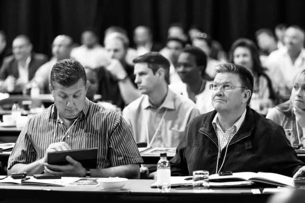 南アフリカのヨハネスブルグ 2014年10月22日 大規模な会議室での販売会議に出席する代表者 — ストック写真