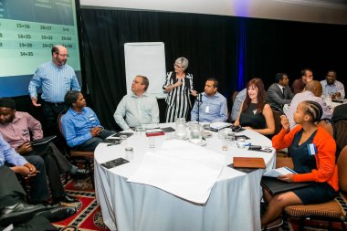 Johannesburg, Güney Afrika - 28 Kasım 2013: Bir ağ ve liderlik atölyesine katılan çeşitli delegeler