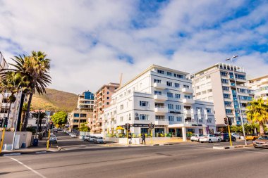 Cape Town, Güney Afrika - 12 Mayıs 2022 Deniz Noktası Sahili Bulvarı 'ndaki Kafe Kafe 