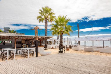 Cape Town, Güney Afrika - 12 Mayıs 2022: Grand Africa Cafe and Beachfront bar and restaurant