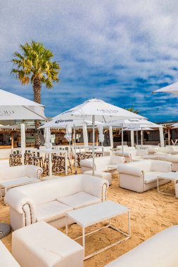 Cape Town, Güney Afrika - 12 Mayıs 2022: Grand Africa Cafe and Beachfront bar and restaurant